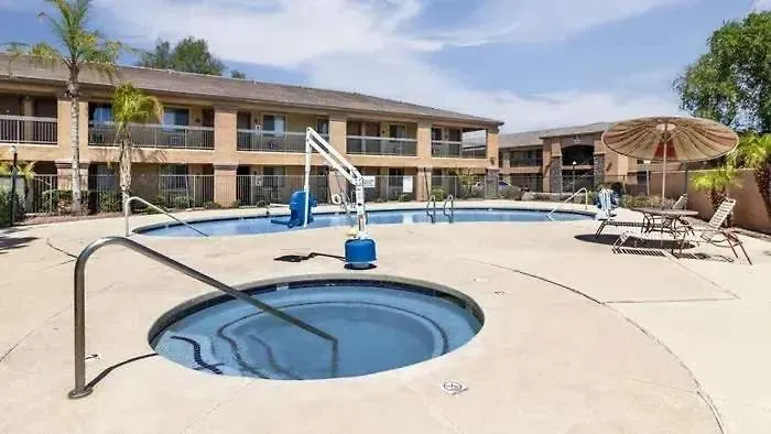 The Tolleson - Modern I-10 Access Apartment *