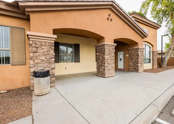 The Tolleson - Modern I-10 Access * Cashion