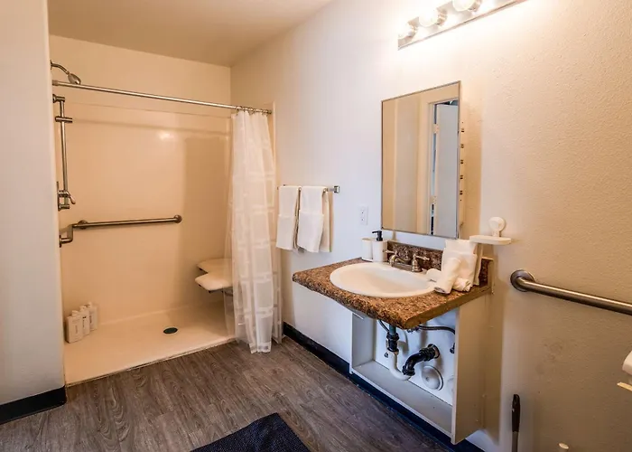 The Tolleson - Modern I-10 Access * Cashion